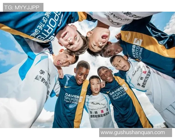 小球迷心中的足球偶像明星与他们的梦想之路